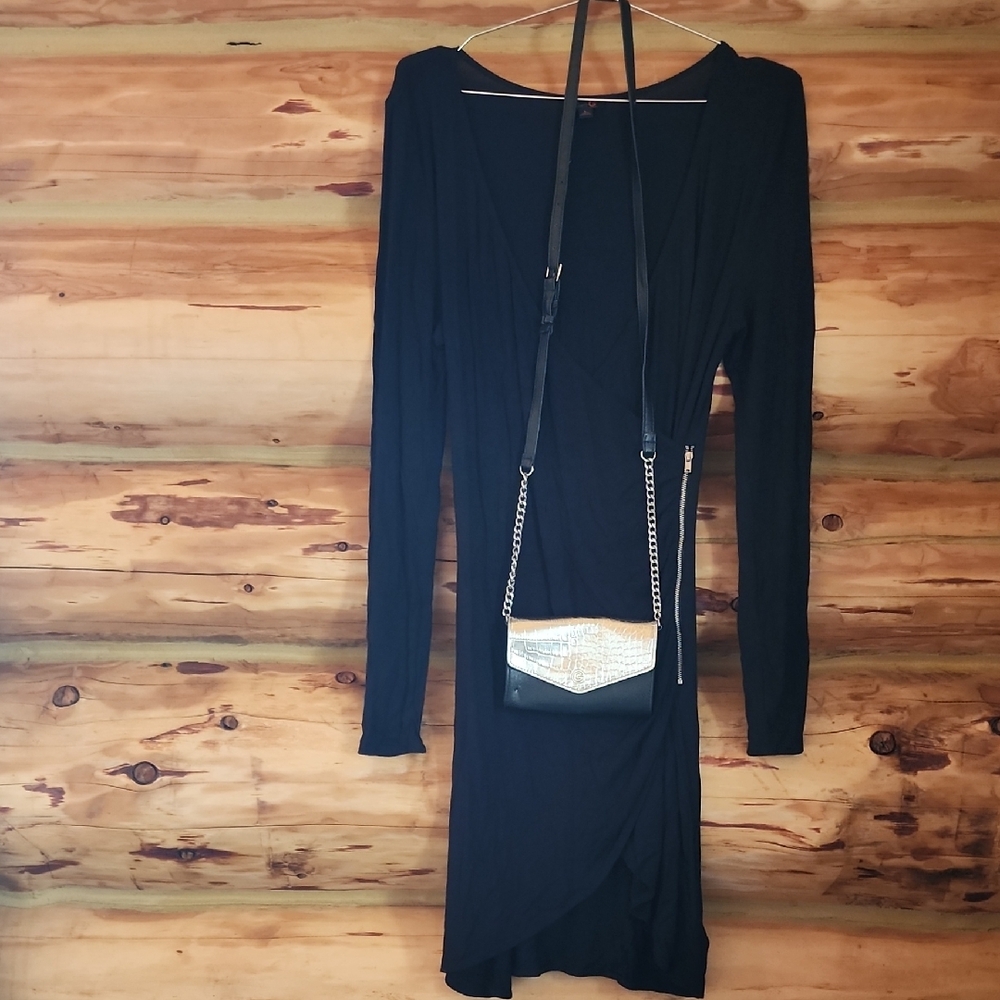G by Guess Black Long Sleeve Dress with Zipper & Crossbody Combo.